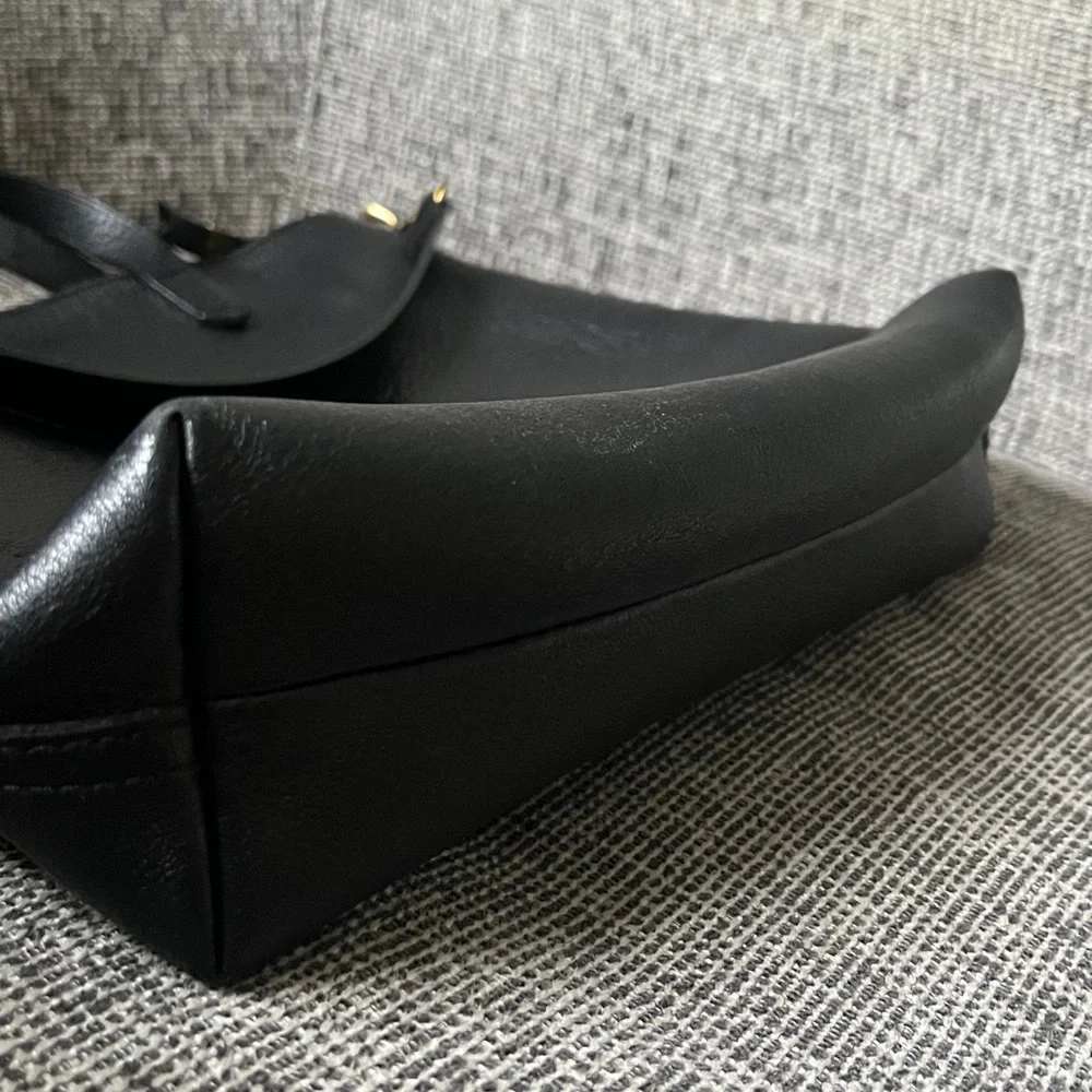 Madewell Crossbody Leather Zip-Up Medium Tote - Picture 13 of 16